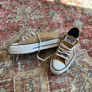 Converse Chuck Taylor All-Star Lift Oxford Sneaker